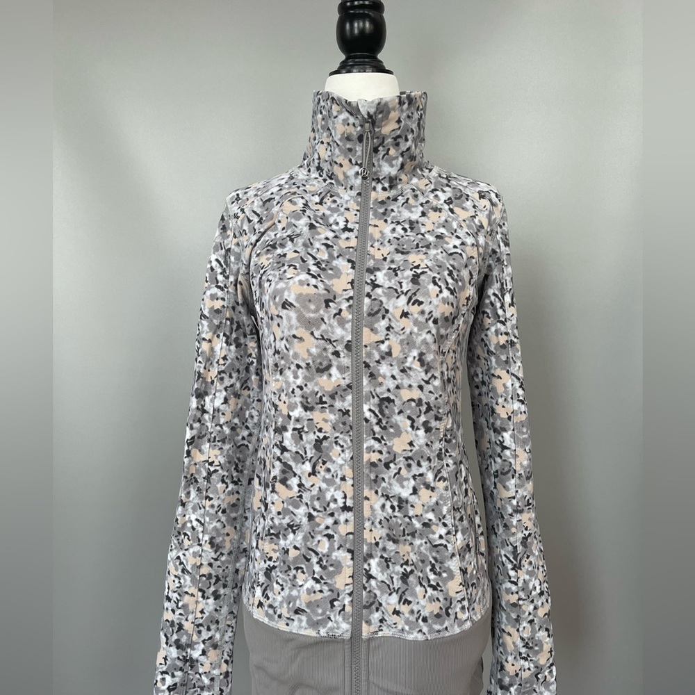 Lulu lemon speckle print define turtle neck zip up jacket size 6